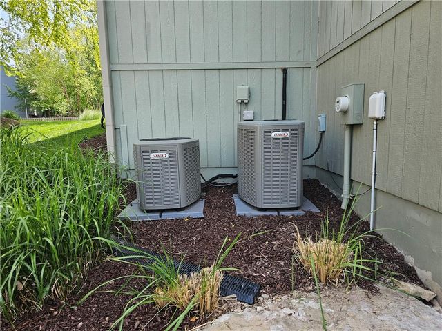 17504 W 84th Street, Lenexa, KS 66219
