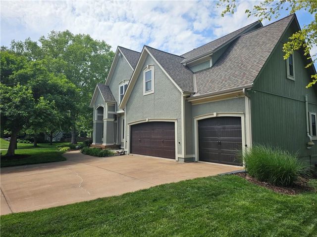 17504 W 84th Street, Lenexa, KS 66219