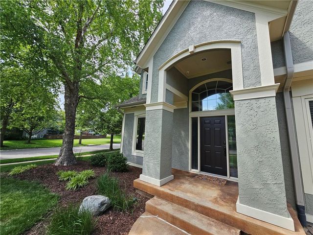 17504 W 84th Street, Lenexa, KS 66219