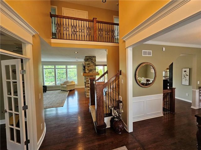 17504 W 84th Street, Lenexa, KS 66219