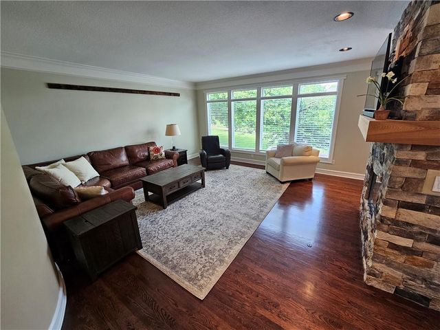 17504 W 84th Street, Lenexa, KS 66219