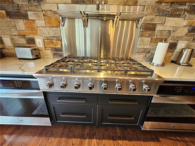 17504 W 84th Street, Lenexa, KS 66219