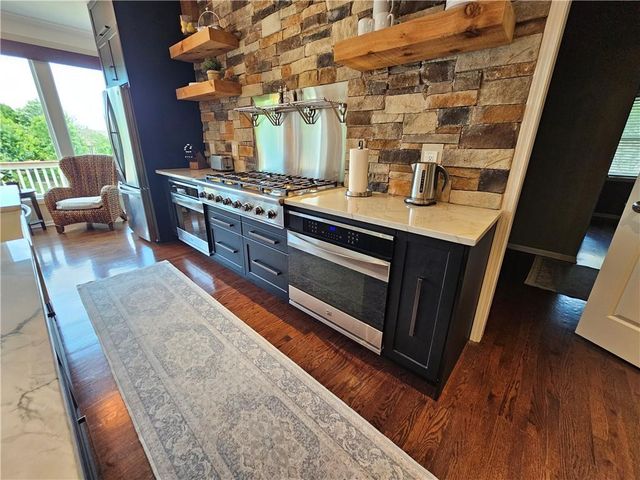 17504 W 84th Street, Lenexa, KS 66219
