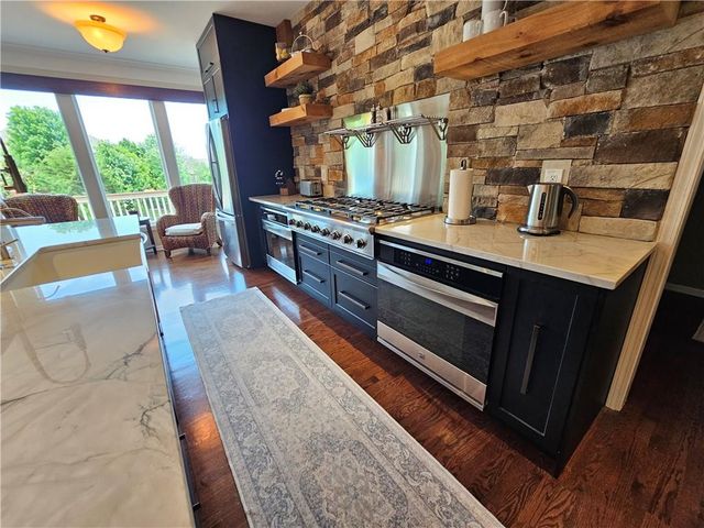 17504 W 84th Street, Lenexa, KS 66219