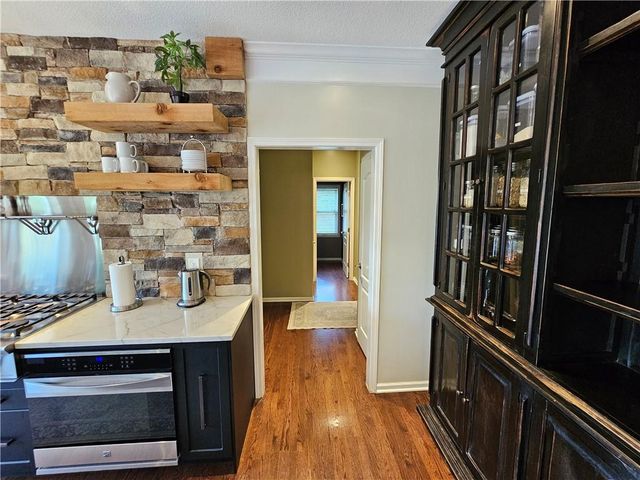 17504 W 84th Street, Lenexa, KS 66219