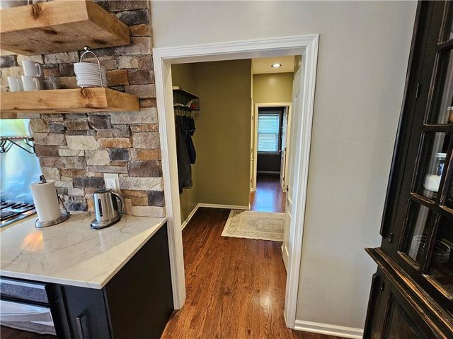 17504 W 84th Street, Lenexa, KS 66219