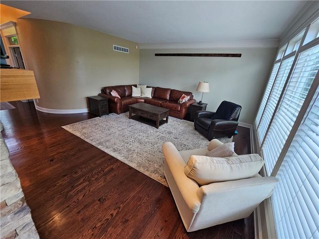17504 W 84th Street, Lenexa, KS 66219