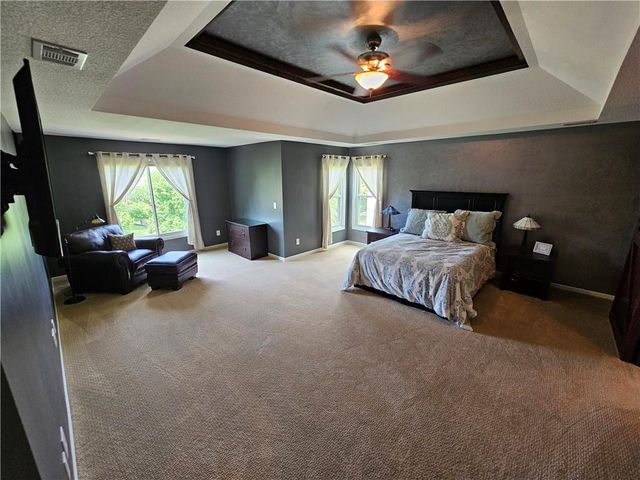 17504 W 84th Street, Lenexa, KS 66219