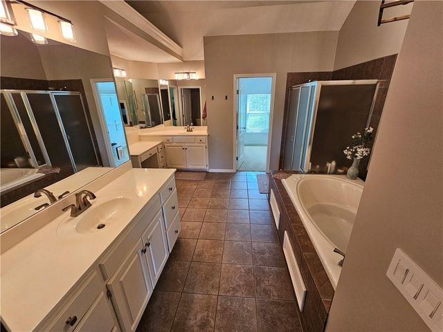 17504 W 84th Street, Lenexa, KS 66219