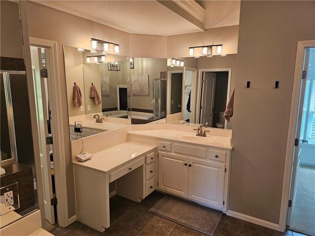 17504 W 84th Street, Lenexa, KS 66219