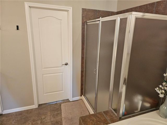 17504 W 84th Street, Lenexa, KS 66219