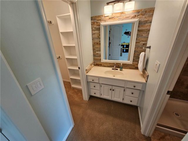 17504 W 84th Street, Lenexa, KS 66219