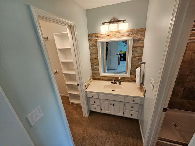 17504 W 84th Street, Lenexa, KS 66219