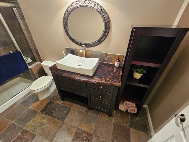 17504 W 84th Street, Lenexa, KS 66219