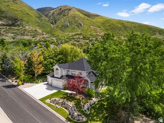 2016 E GRAYSTONE LN, Draper, UT 84020