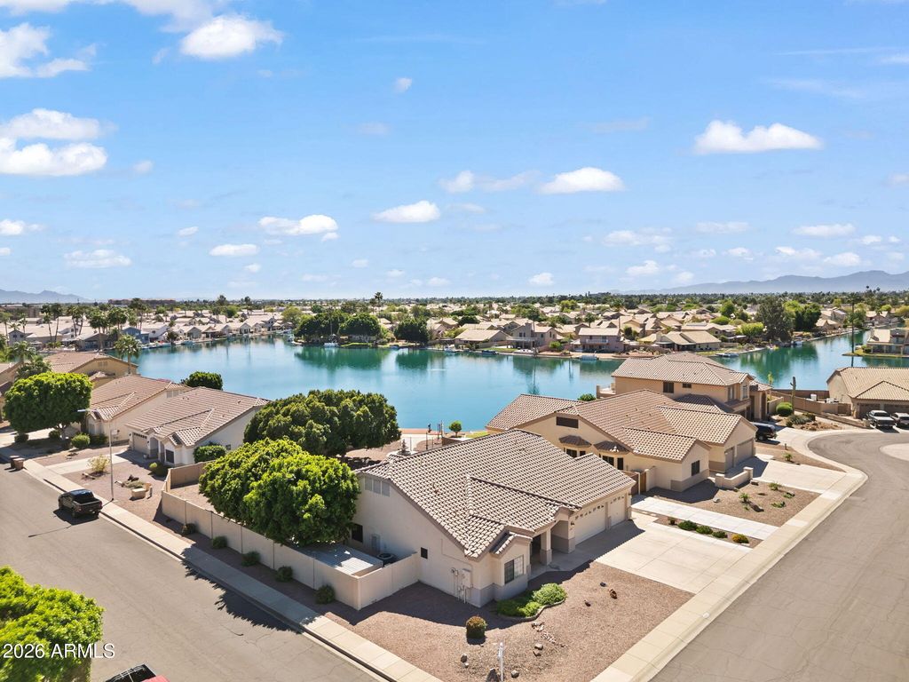 8841 W PORT ROYALE Lane, Peoria, AZ 85381 — photo 3