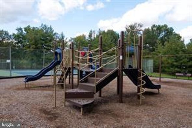 48 RICKARD CT, Lawrence, NJ 08648