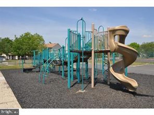 48 RICKARD CT, Lawrence, NJ 08648