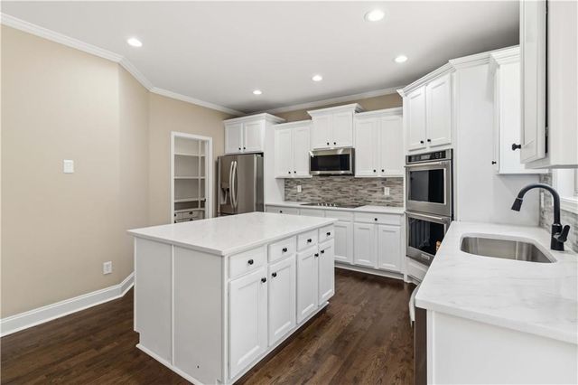2704 Ivy Circle, Conyers, GA 30013