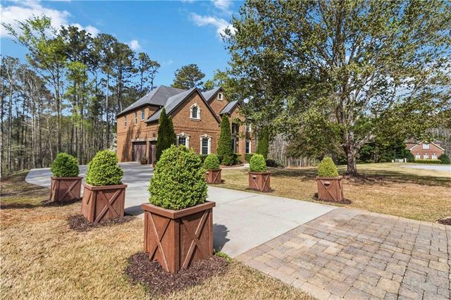 2704 Ivy Circle, Conyers, GA 30013