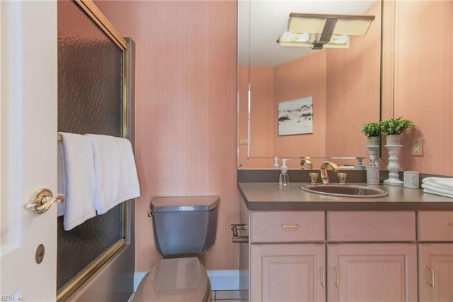 417 Croatan Hills DR, Virginia Beach, VA 23451