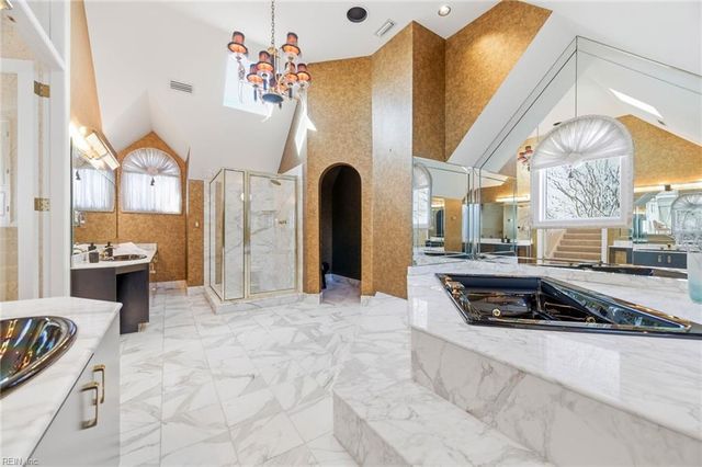 417 Croatan Hills DR, Virginia Beach, VA 23451