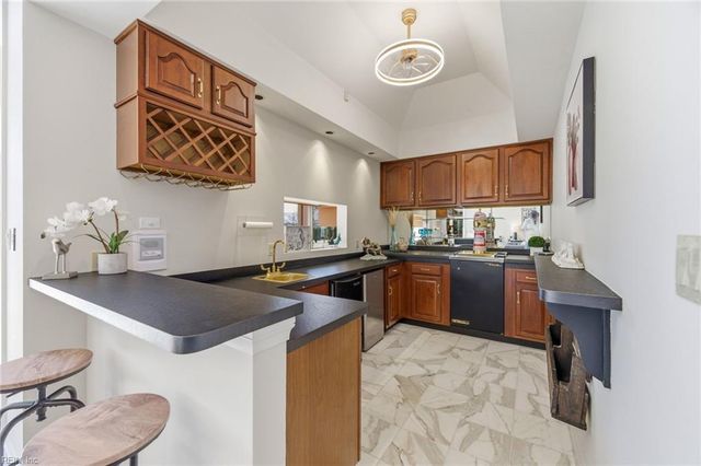 417 Croatan Hills DR, Virginia Beach, VA 23451