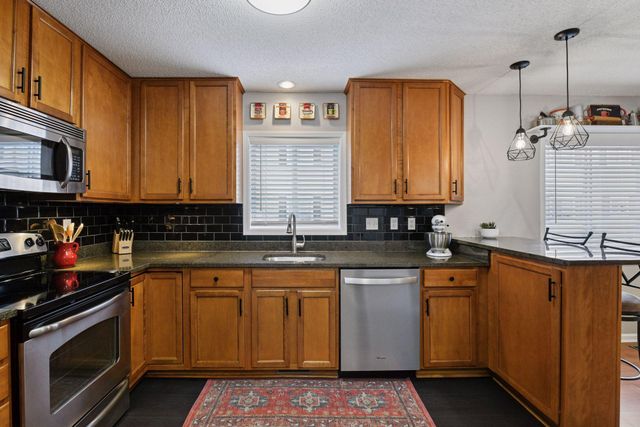 6514 Regency Lane, Eden Prairie, MN 55344