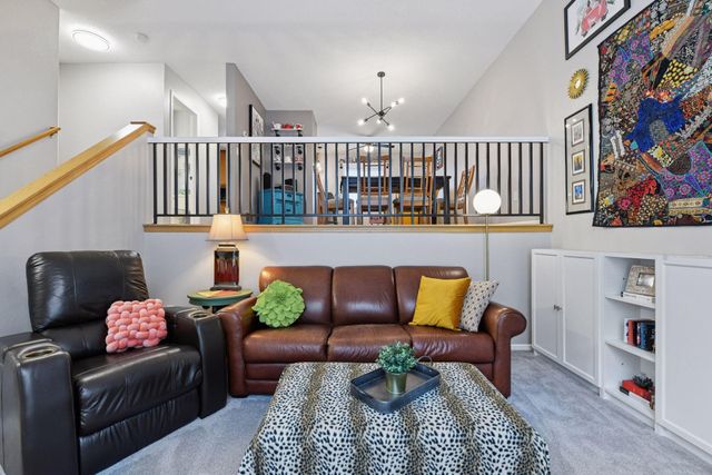 6514 Regency Lane, Eden Prairie, MN 55344