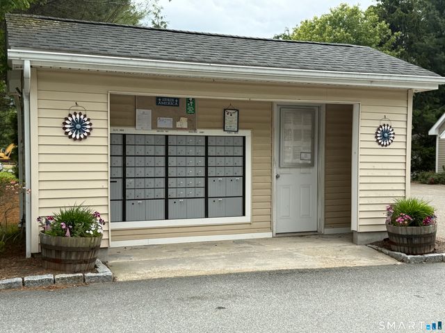 11 Cliff Road, Ledyard, CT 06339