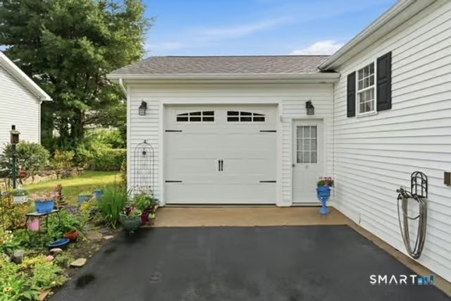 11 Cliff Road, Ledyard, CT 06339