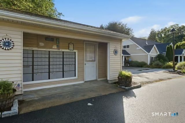 11 Cliff Road, Ledyard, CT 06339