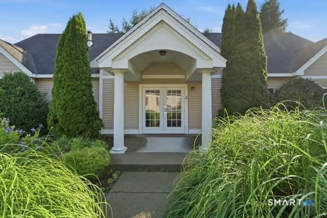 11 Cliff Road, Ledyard, CT 06339