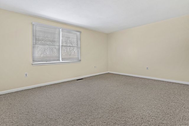 16 Christopher Drive 38, Methuen, MA 01844