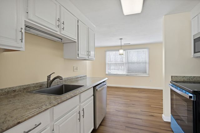 16 Christopher Drive 38, Methuen, MA 01844