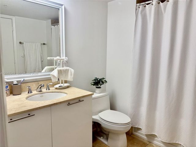1800 N Bayshore Dr 1704, Miami, FL 33132