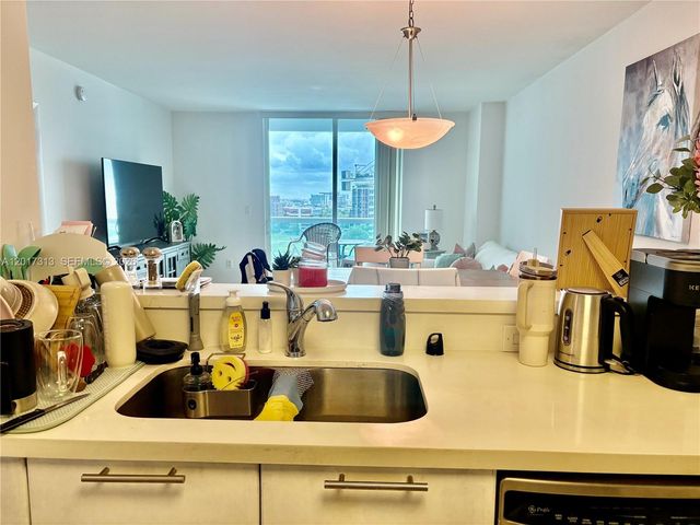 1800 N Bayshore Dr 1704, Miami, FL 33132