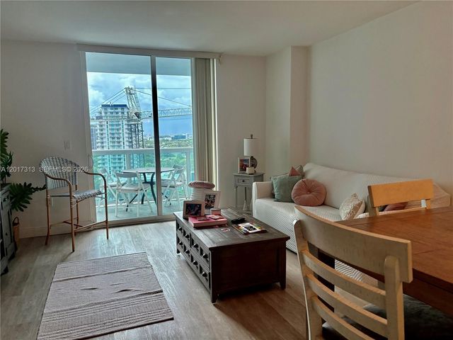 1800 N Bayshore Dr 1704, Miami, FL 33132