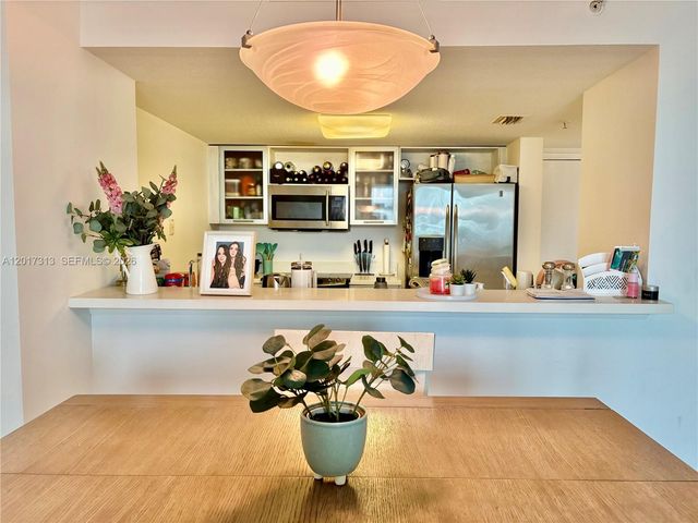 1800 N Bayshore Dr 1704, Miami, FL 33132