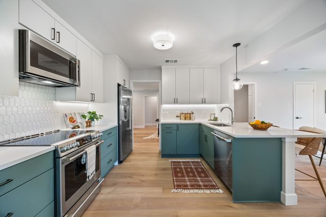 1650 Macmanus Drive, Dallas, TX 75228