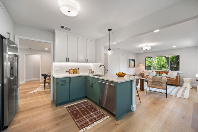 1650 Macmanus Drive, Dallas, TX 75228