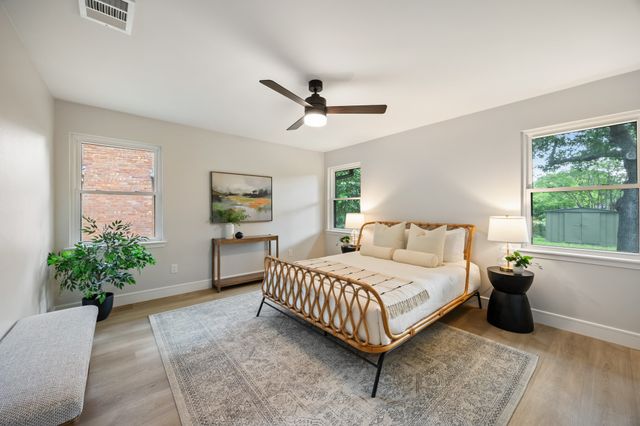 1650 Macmanus Drive, Dallas, TX 75228