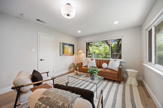 1650 Macmanus Drive, Dallas, TX 75228