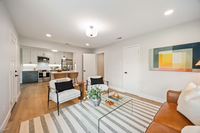 1650 Macmanus Drive, Dallas, TX 75228