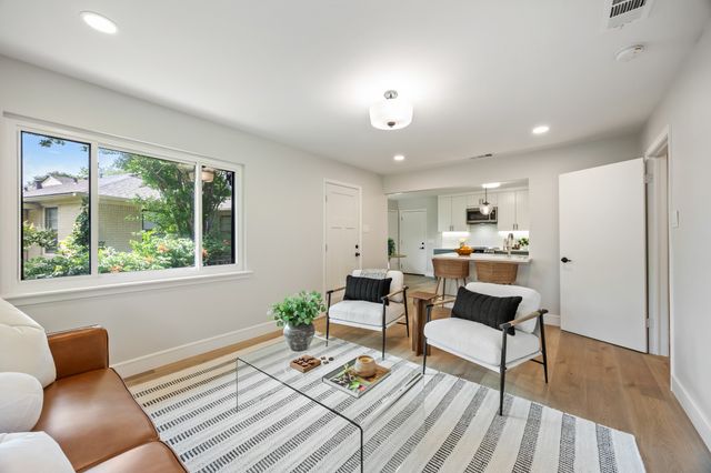 1650 Macmanus Drive, Dallas, TX 75228