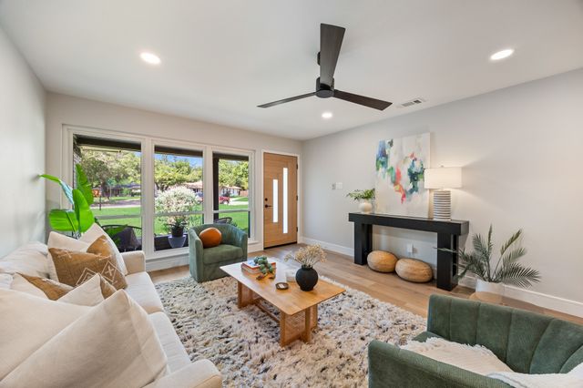 1650 Macmanus Drive, Dallas, TX 75228