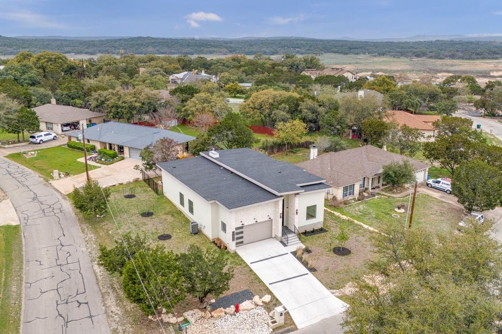 21408 Lakefront DR, Lago Vista, TX 78645