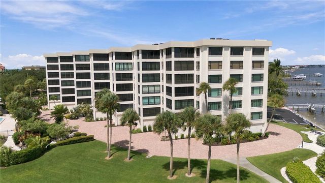 8701 MIDNIGHT PASS ROAD 304A, Sarasota, FL 34242