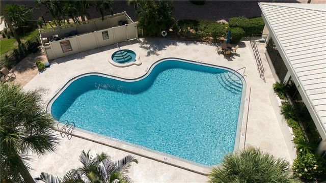 8701 MIDNIGHT PASS ROAD 304A, Sarasota, FL 34242
