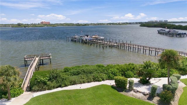 8701 MIDNIGHT PASS ROAD 304A, Sarasota, FL 34242
